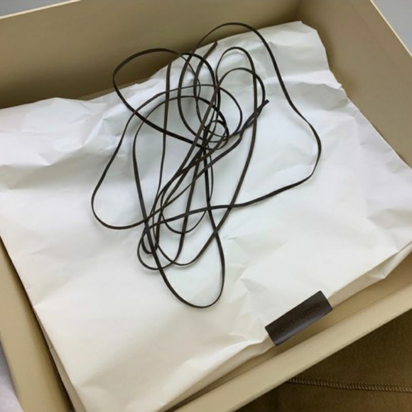 Louis Vuitton Reade ⛔NO LONGER AVAILABLE ⛔ - Picture 14 of 16